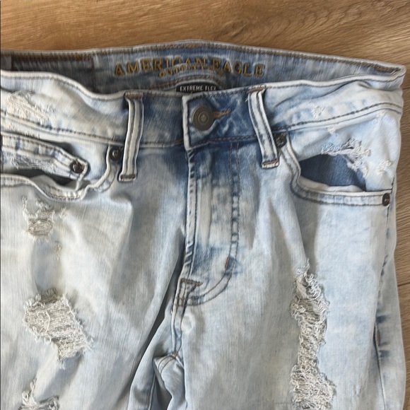 American Eagle Outfitters Relaxed Blue Jeans with Vintage Distressing - Picture 4 of 11
